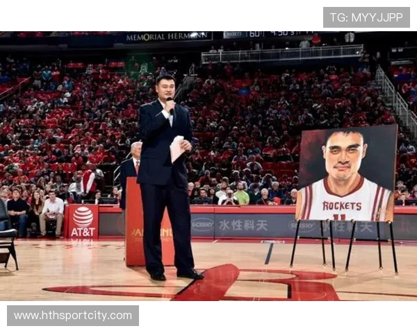 一声叹息!场均1.2分,姚明最后一个NBA队友,今夏可能也要退役了